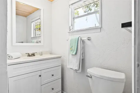 2215 Hibiscus Street Sarasota FL 34239