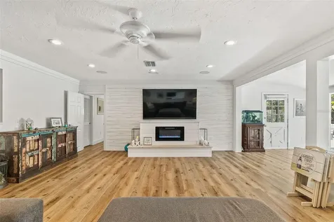 2215 Hibiscus Street Sarasota FL 34239
