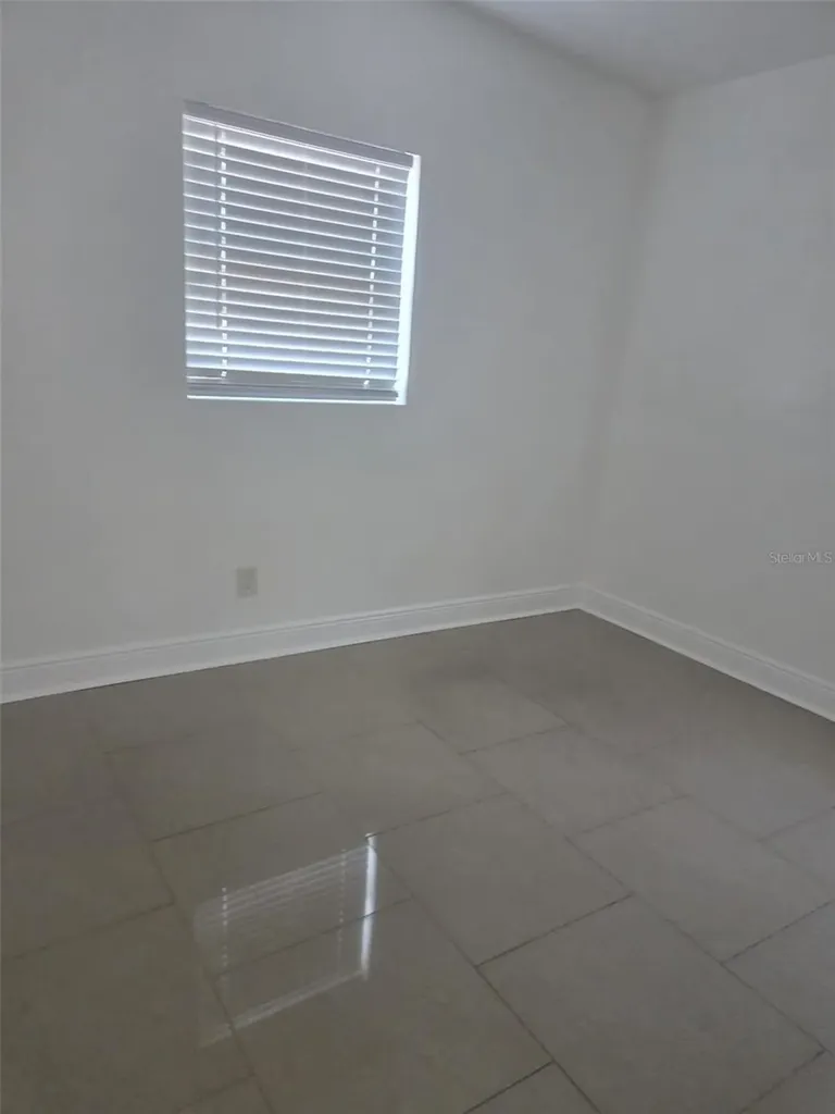8704 N Renfrew Place Tampa FL 33604