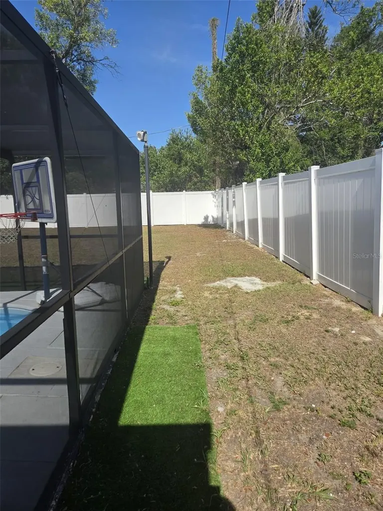 8704 N Renfrew Place Tampa FL 33604