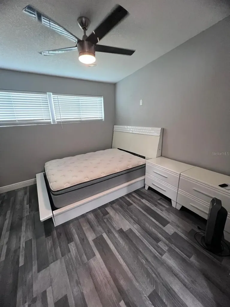 8704 N Renfrew Place Tampa FL 33604