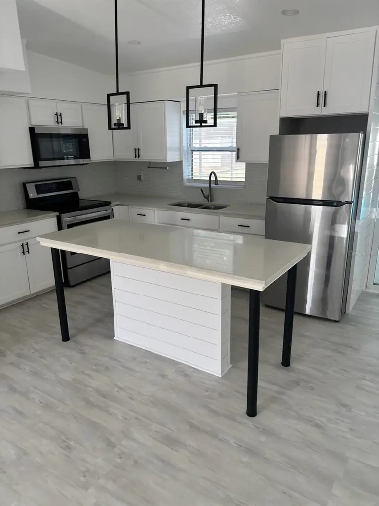 8704 N Renfrew Place Tampa FL 33604