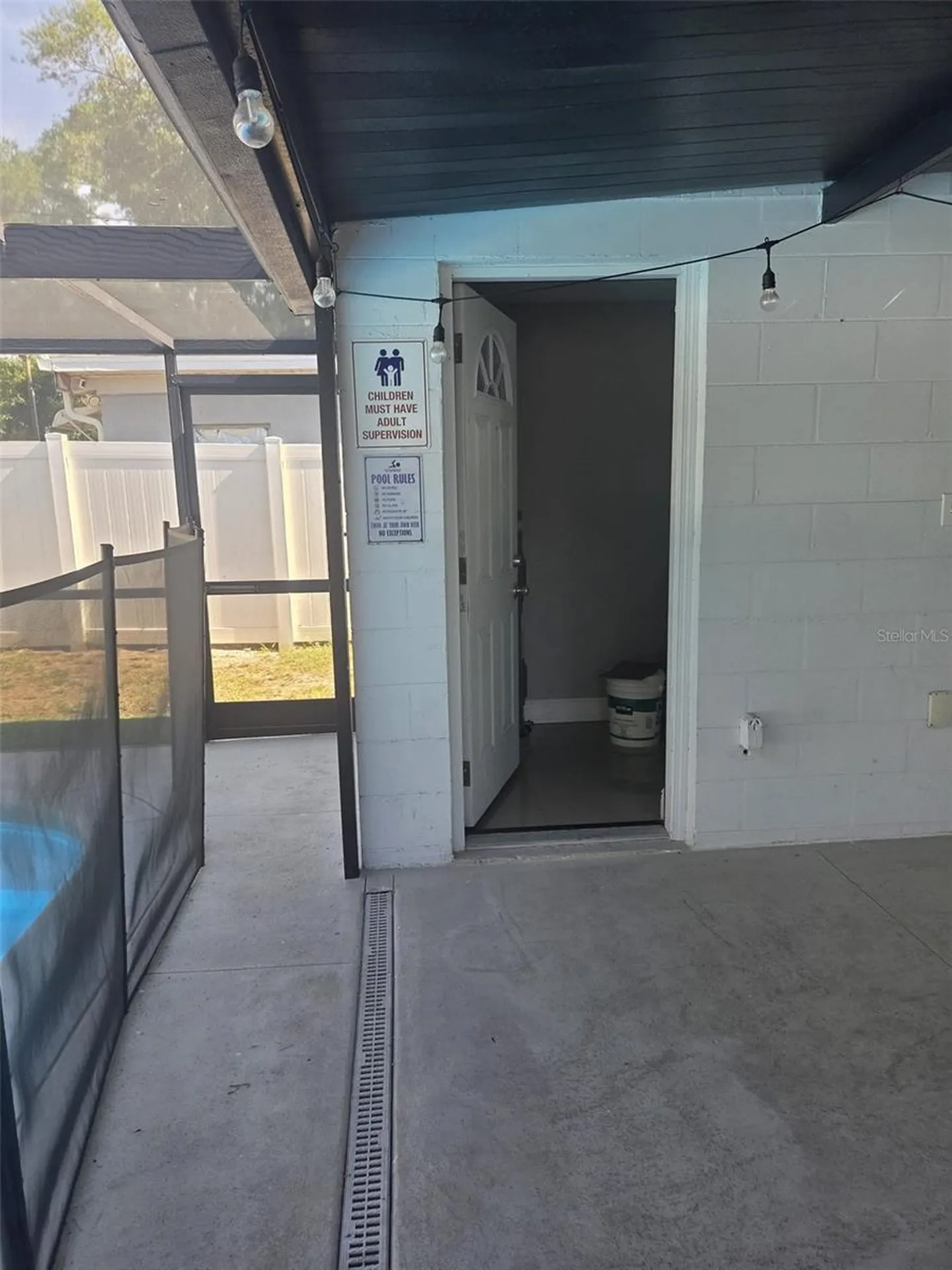 8704 N Renfrew Place Tampa FL 33604
