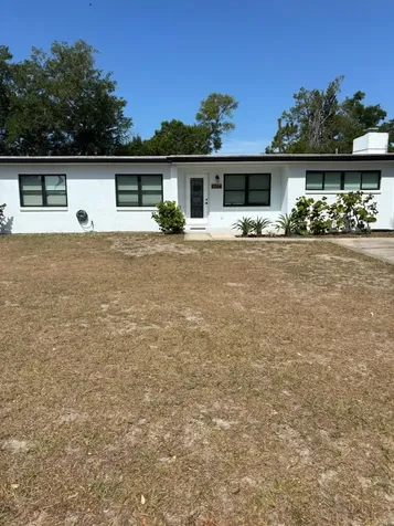 8704 N Renfrew Place Tampa FL 33604
