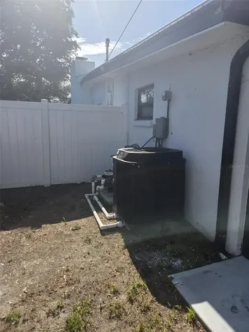 8704 N Renfrew Place Tampa FL 33604