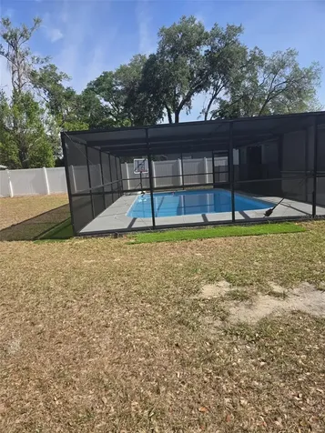 8704 N Renfrew Place Tampa FL 33604