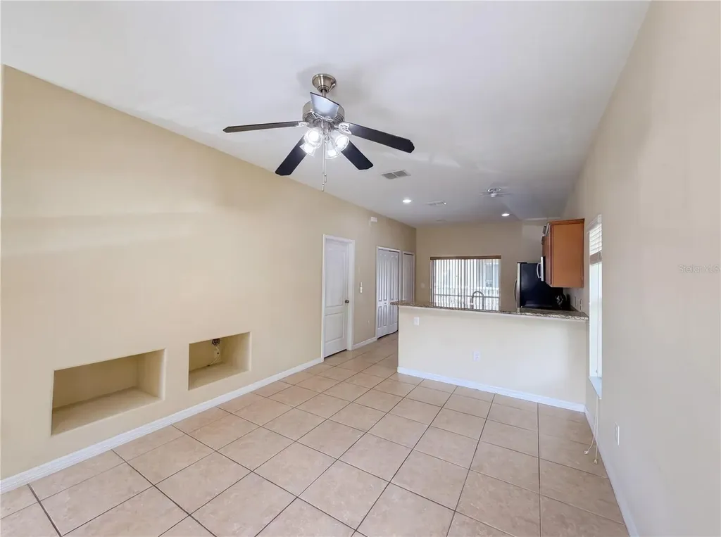 8548 Gablebend Way Tampa FL 33647