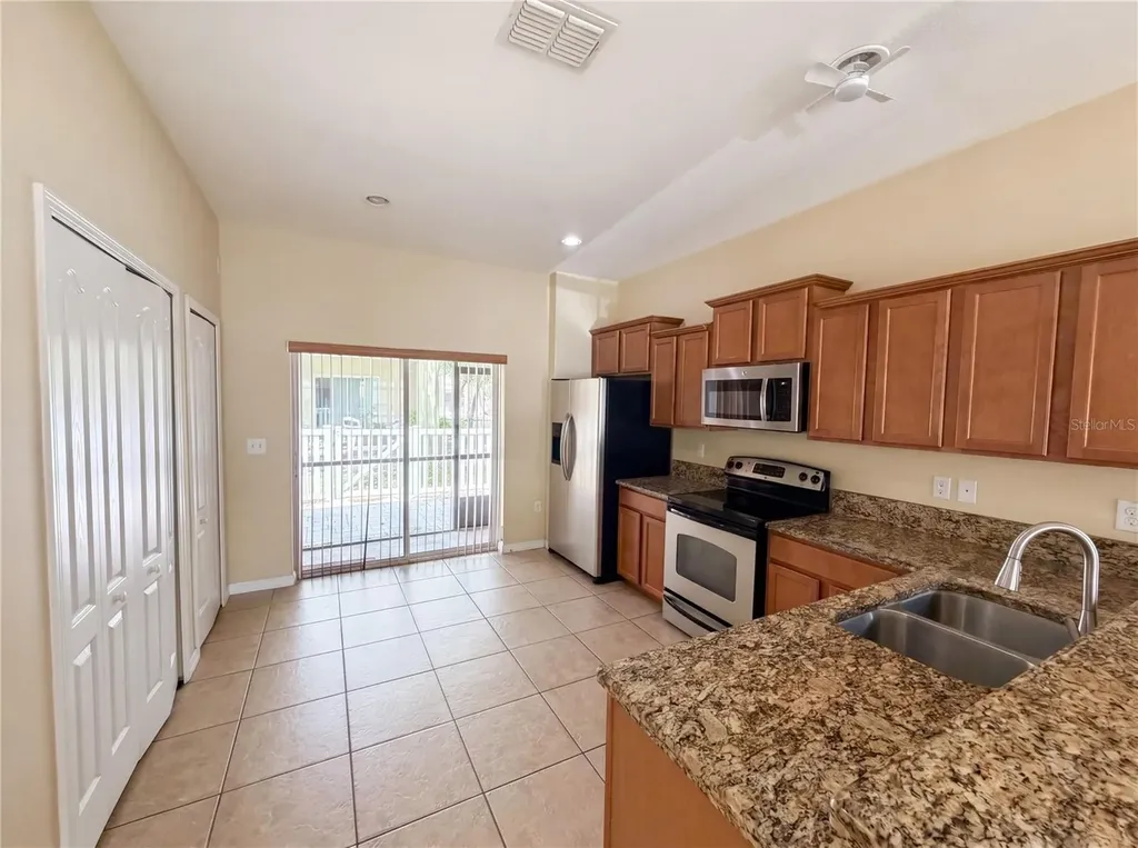 8548 Gablebend Way Tampa FL 33647