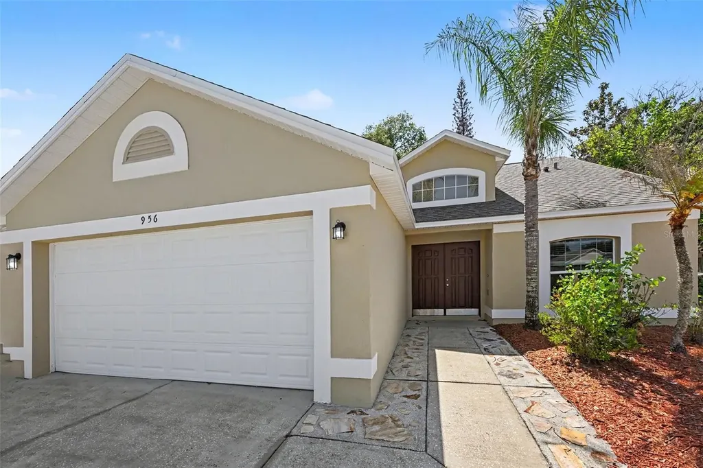 956 Old Barn Road Orlando FL 32825
