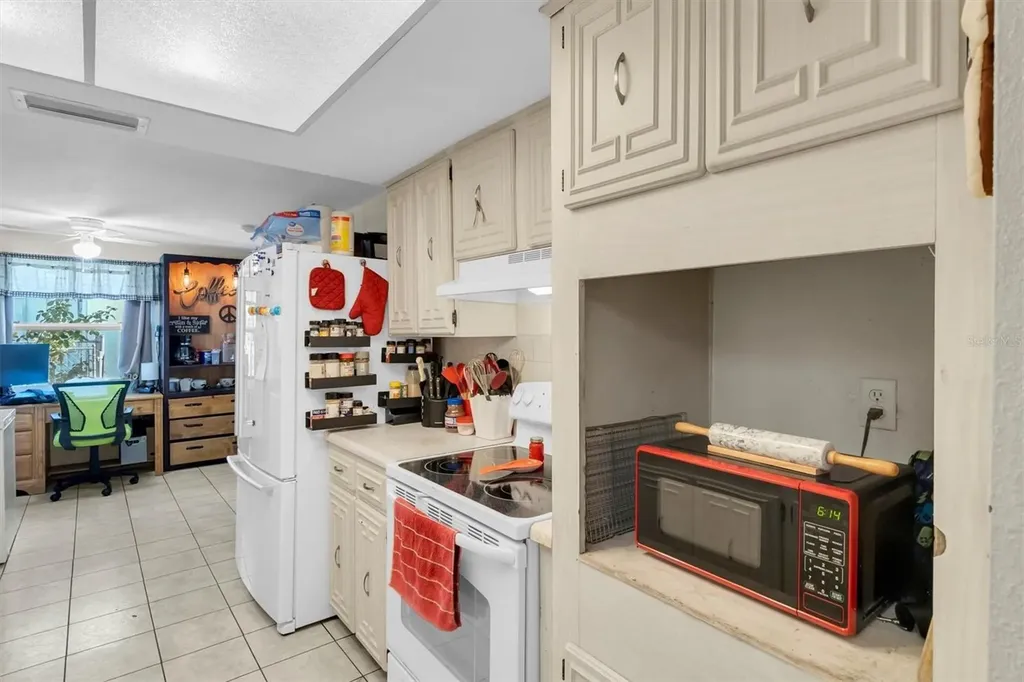 9320 Lido Lane Port Richey FL 34668