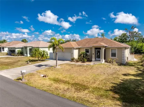 9451 Brewton Avenue Englewood FL 34224