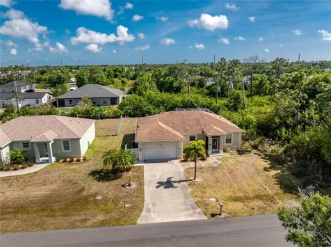 9451 Brewton Avenue Englewood FL 34224
