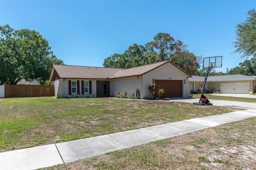 14006 Cascade Lane Tampa FL 33618