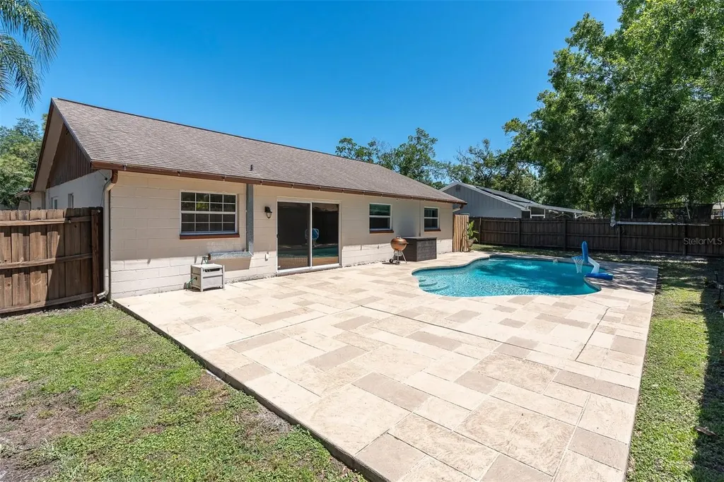 14006 Cascade Lane Tampa FL 33618