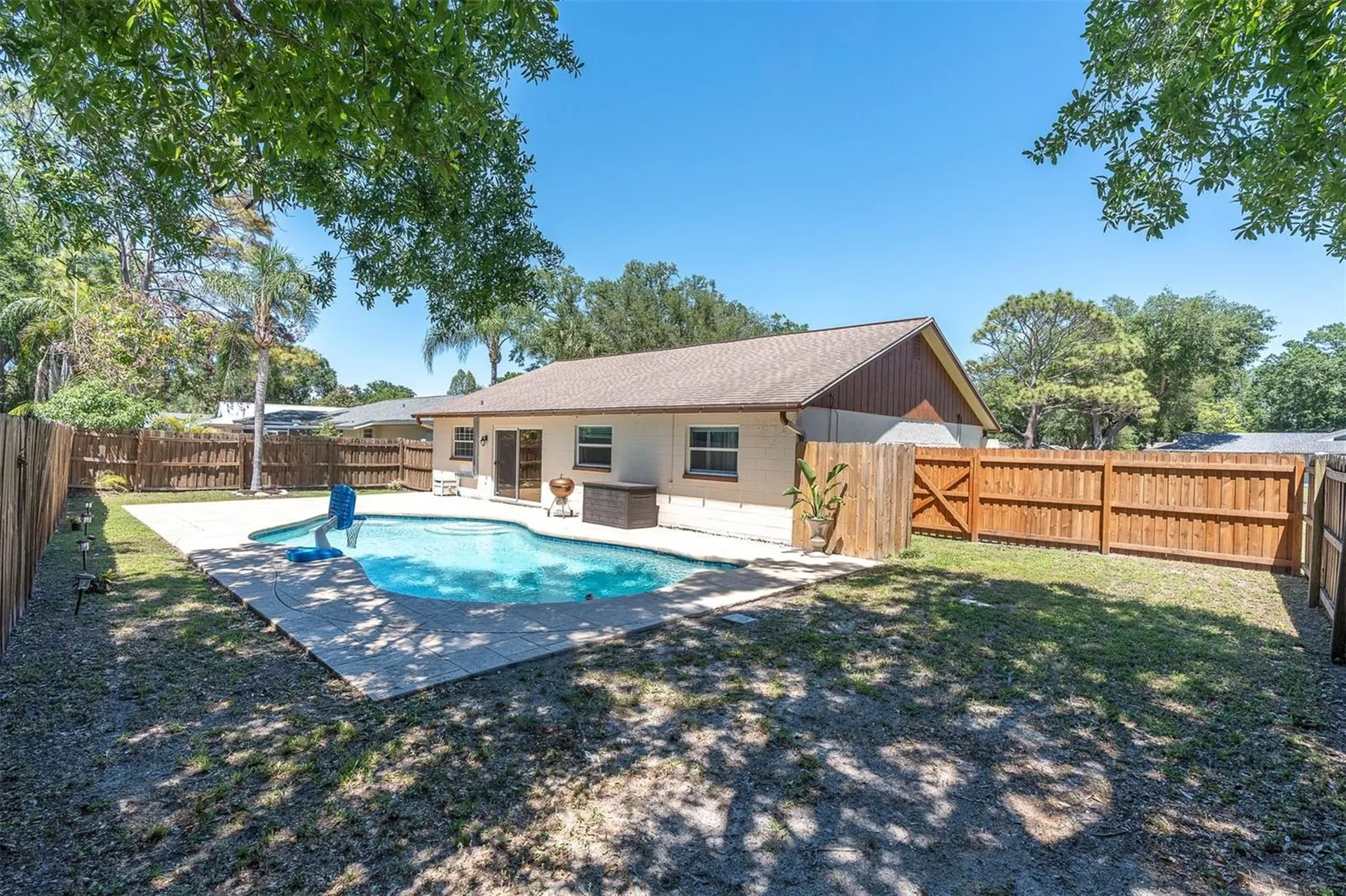 14006 Cascade Lane Tampa FL 33618