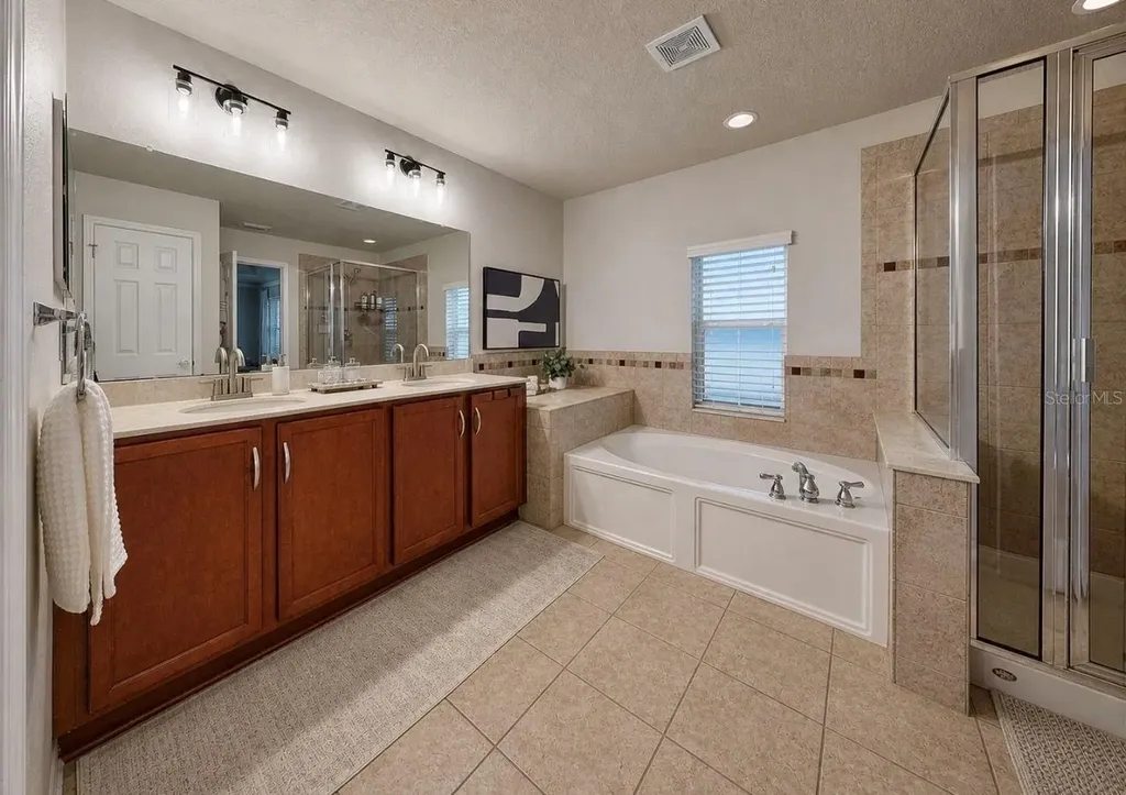 15813 Starling Crossing Drive Lithia FL 33547