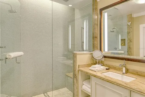 915 Seaside Drive Sarasota FL 34242