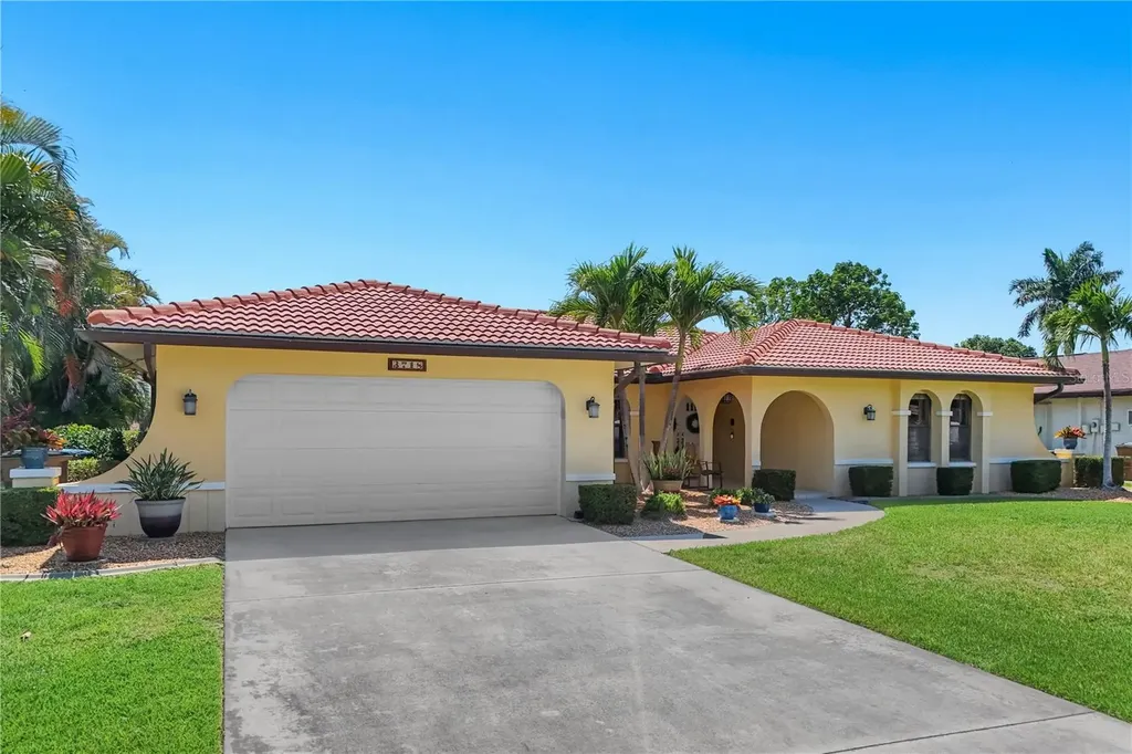 3718 SE 8th Avenue Cape Coral FL 33904