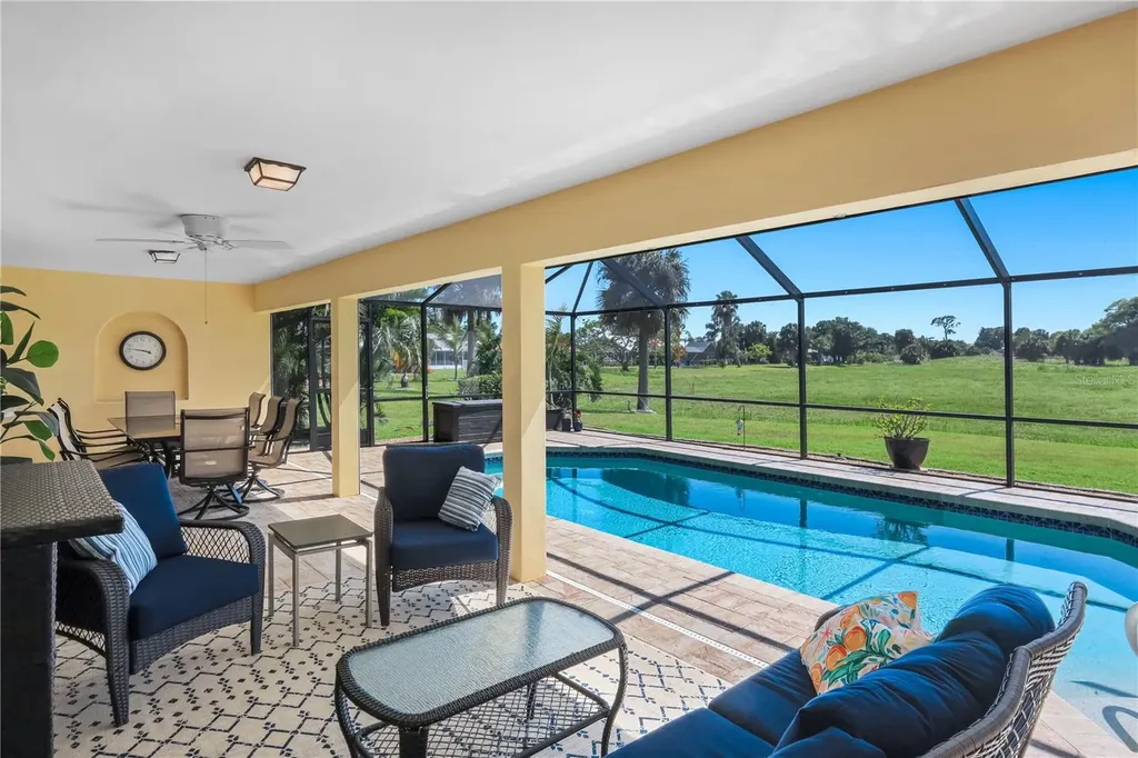 3718 SE 8th Avenue Cape Coral FL 33904