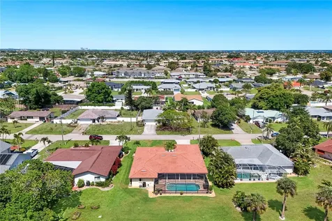 3718 SE 8th Avenue Cape Coral FL 33904
