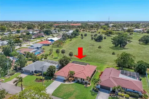 3718 SE 8th Avenue Cape Coral FL 33904