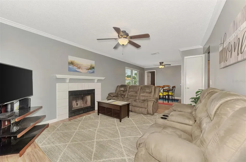 3802 59th Avenue W Bradenton FL 34210