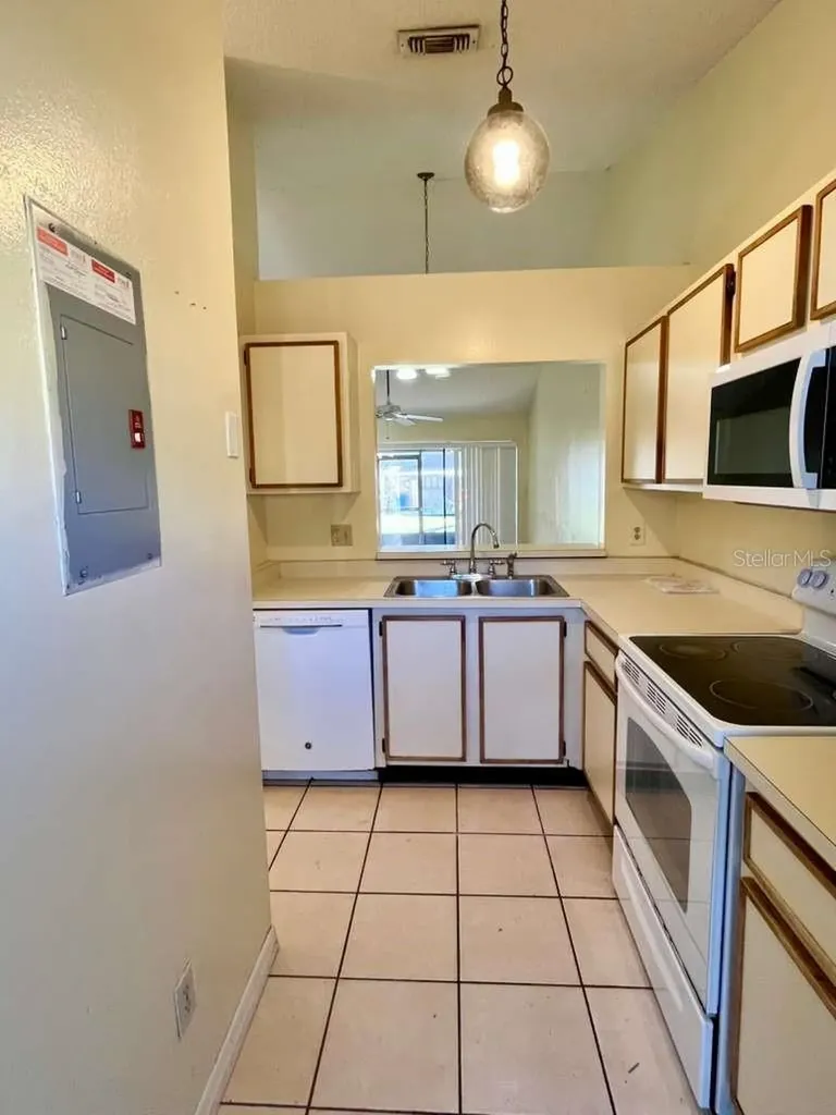 108 Creekside Way Orlando FL 32824