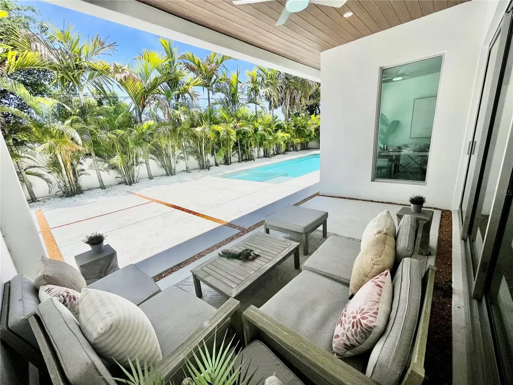 2532 Fruit Tree Drive Sarasota FL 34239