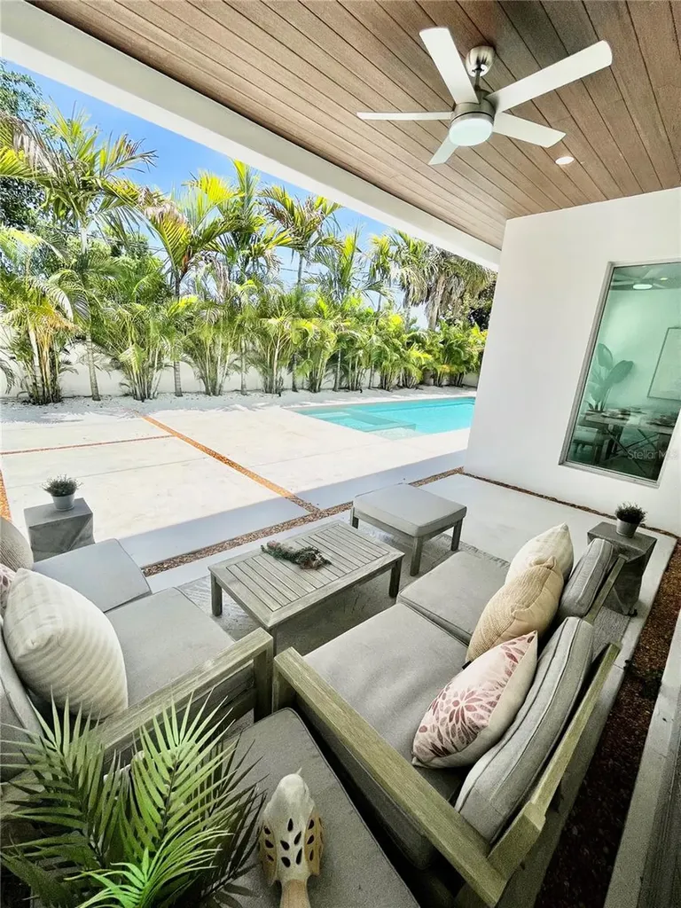 2532 Fruit Tree Drive Sarasota FL 34239