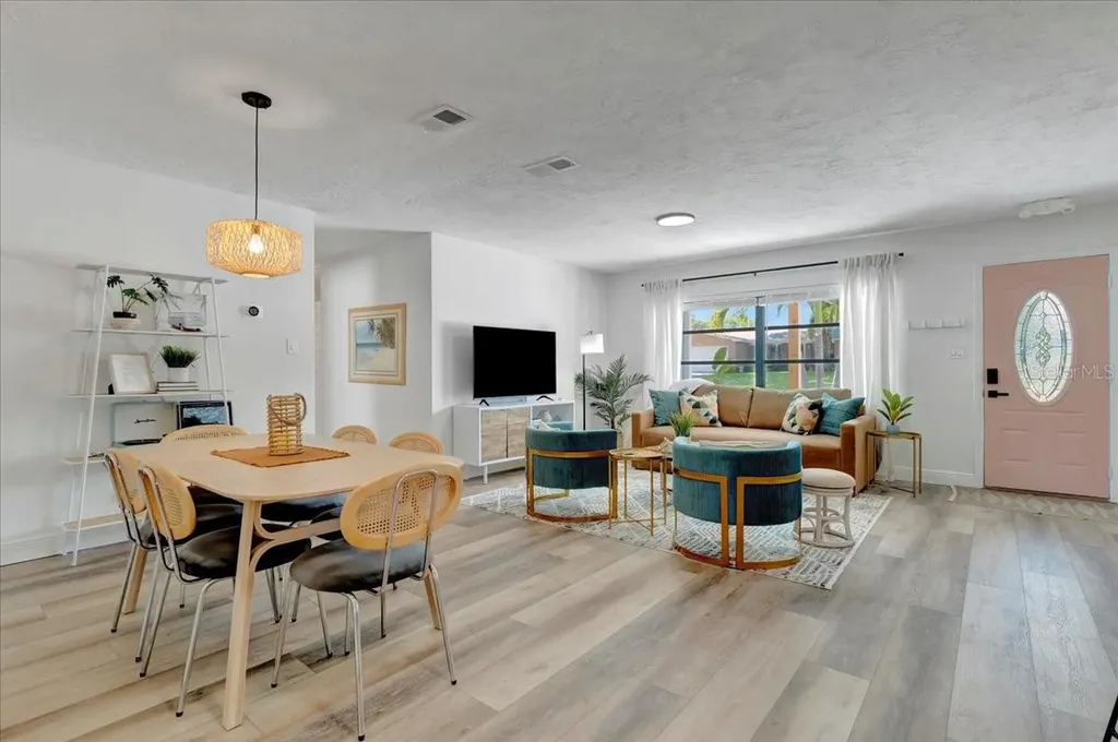1389 Chesterfield Drive Clearwater FL 33756