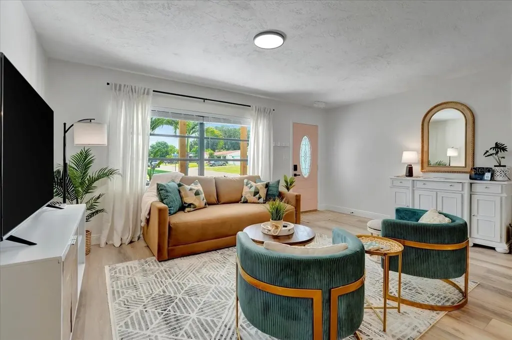 1389 Chesterfield Drive Clearwater FL 33756