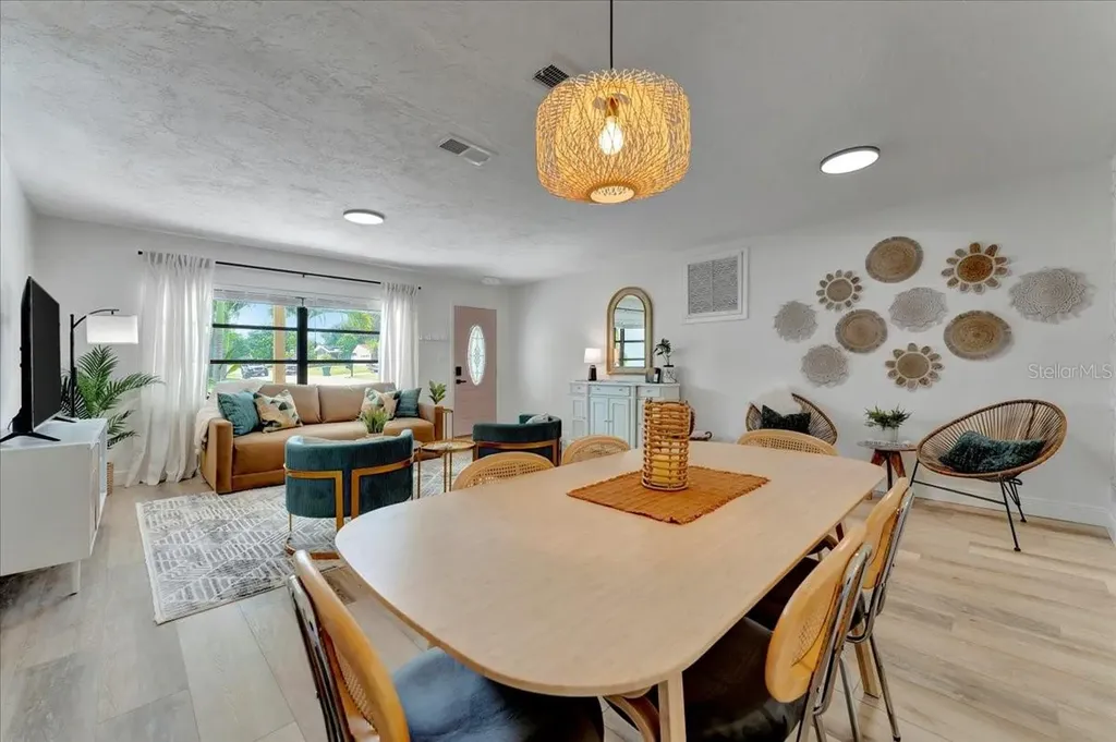 1389 Chesterfield Drive Clearwater FL 33756