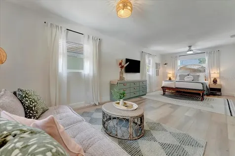 1389 Chesterfield Drive Clearwater FL 33756