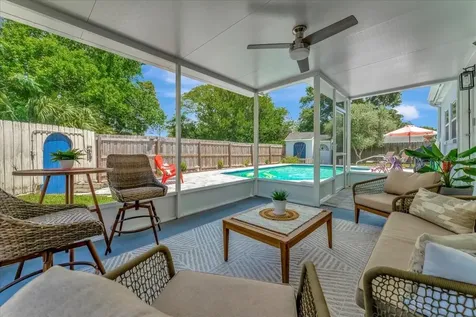 1389 Chesterfield Drive Clearwater FL 33756