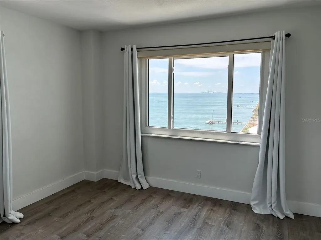 7200 Sunshine Skyway Lane S St Petersburg FL 33711