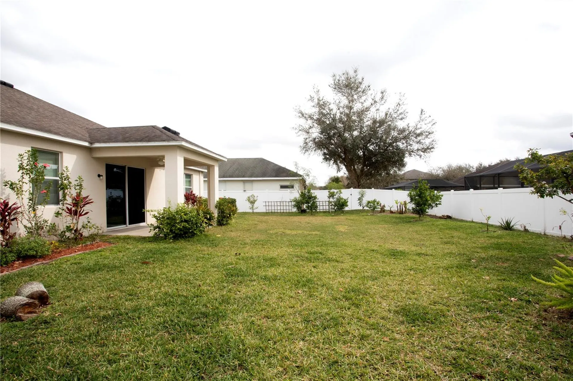 1319 Rowantree Drive Dover FL 33527