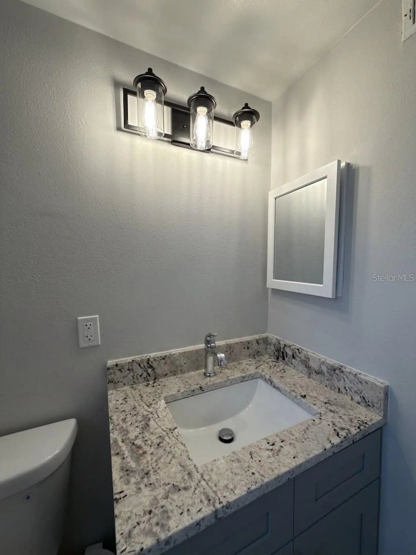 827 Sky Lake Circle Orlando FL 32809