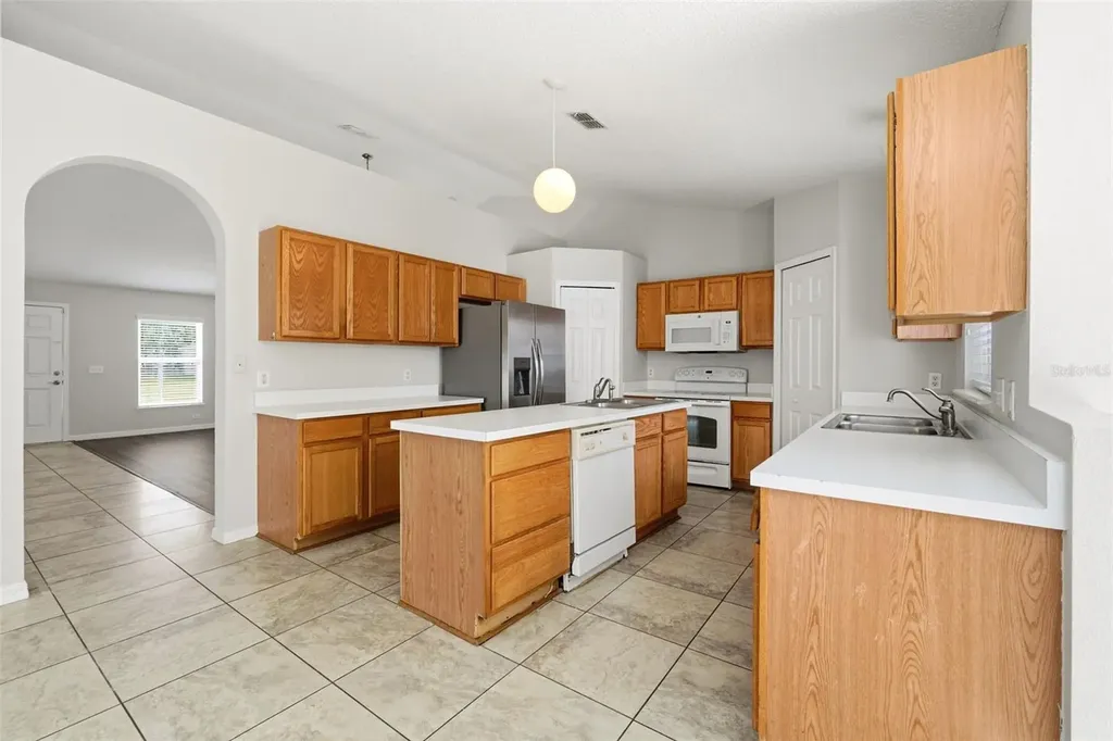 955 Louvre Court Kissimmee FL 34759