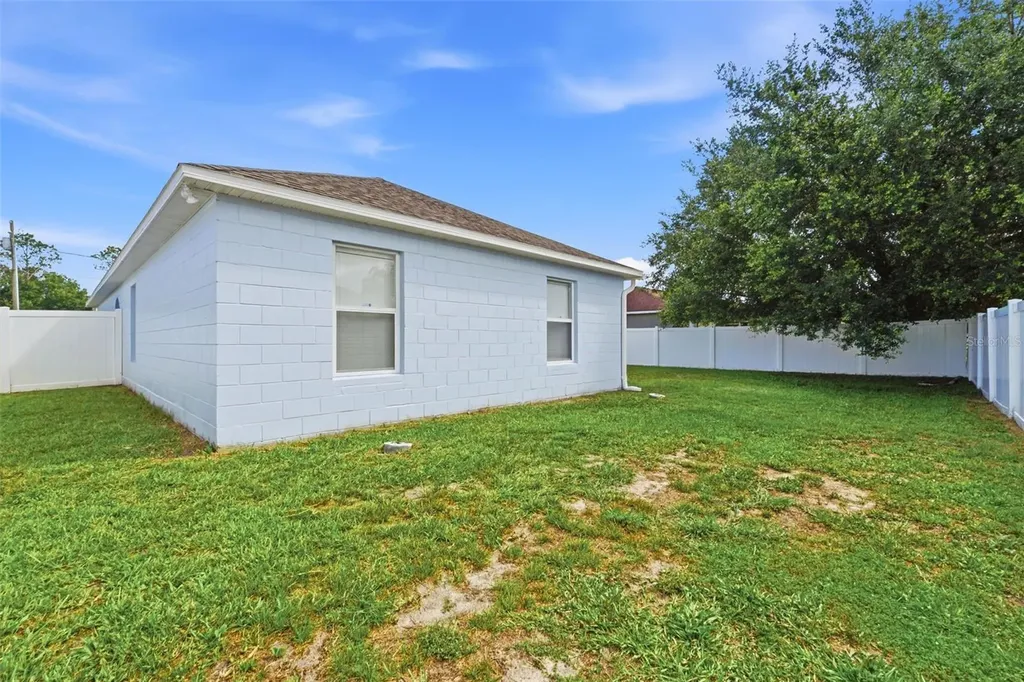 955 Louvre Court Kissimmee FL 34759