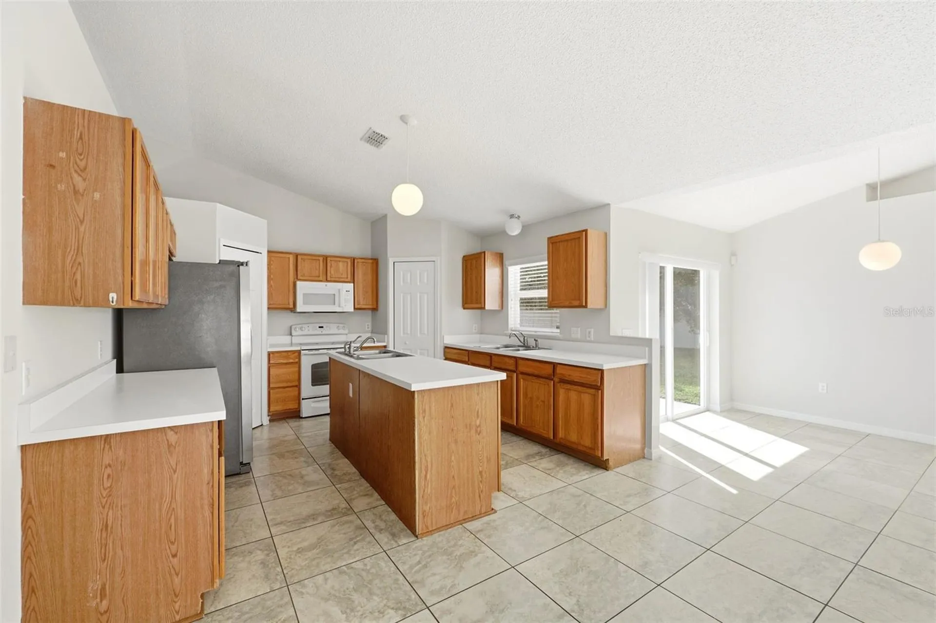 955 Louvre Court Kissimmee FL 34759