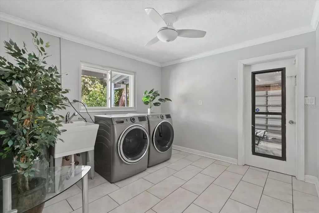 361 Scott Avenue Sarasota FL 34243