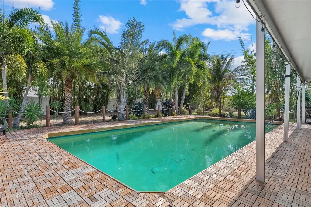 361 Scott Avenue Sarasota FL 34243