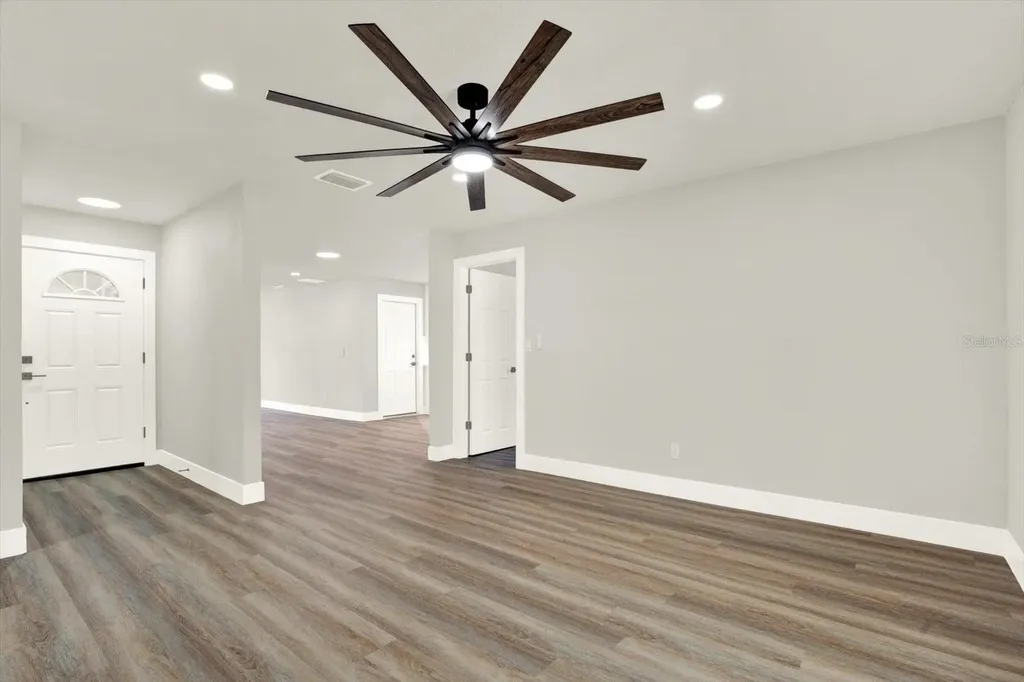 6341 Elmhurst Drive Pinellas Park FL 33782
