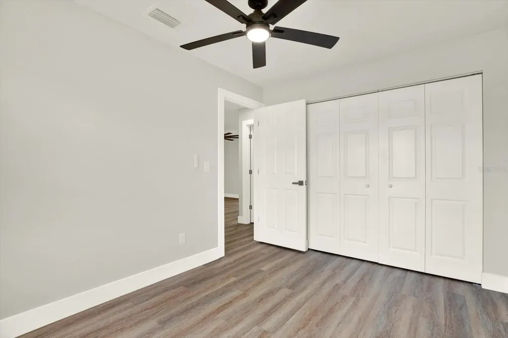 6341 Elmhurst Drive Pinellas Park FL 33782