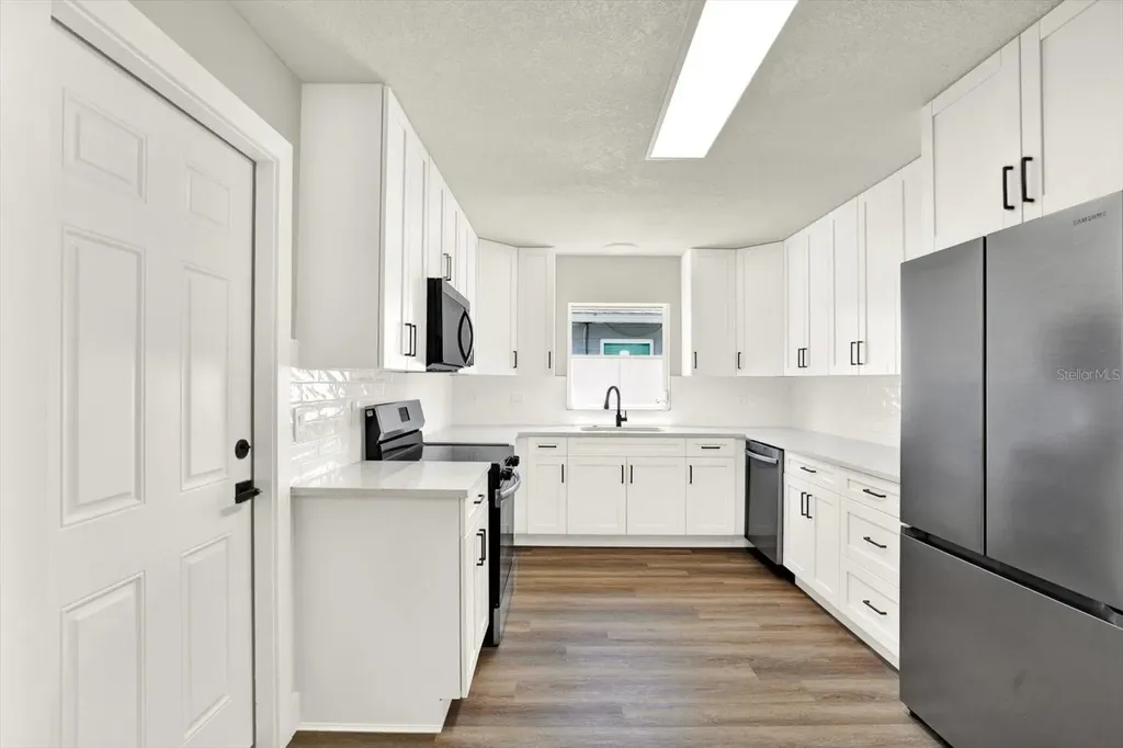 6341 Elmhurst Drive Pinellas Park FL 33782