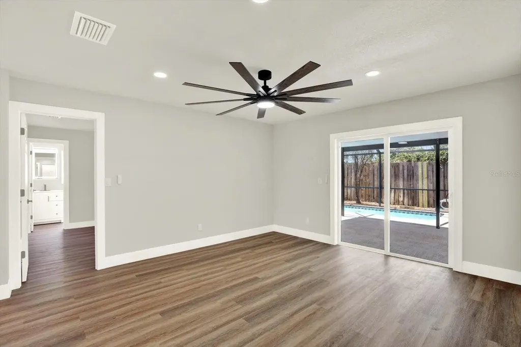 6341 Elmhurst Drive Pinellas Park FL 33782