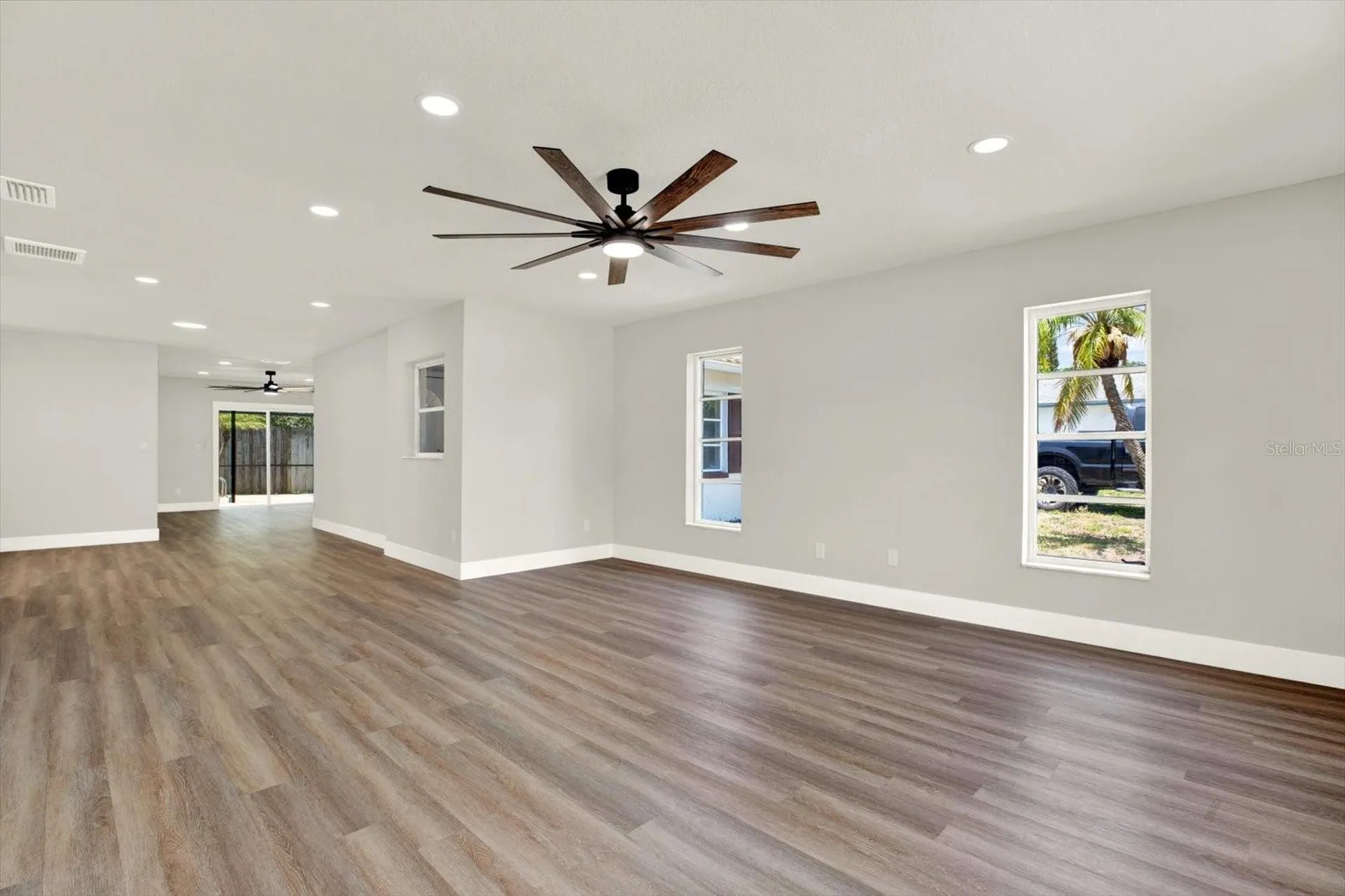 6341 Elmhurst Drive Pinellas Park FL 33782
