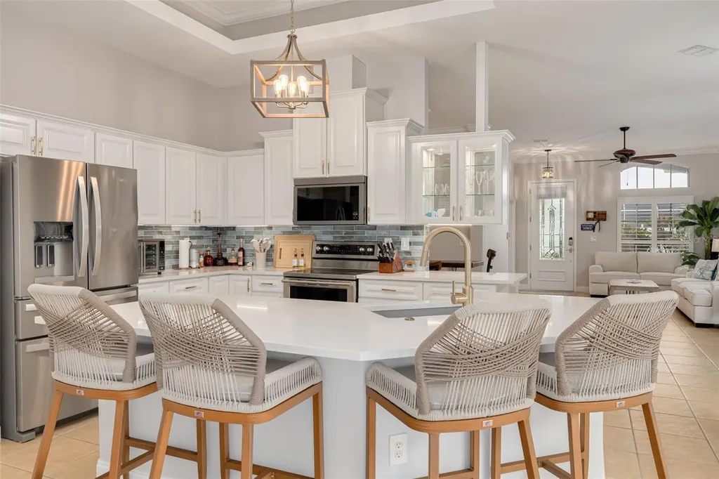 8253 Wild Oaks Circle Largo FL 33773