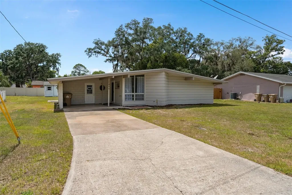 455 Belle Ayre Drive Mount Dora FL 32757