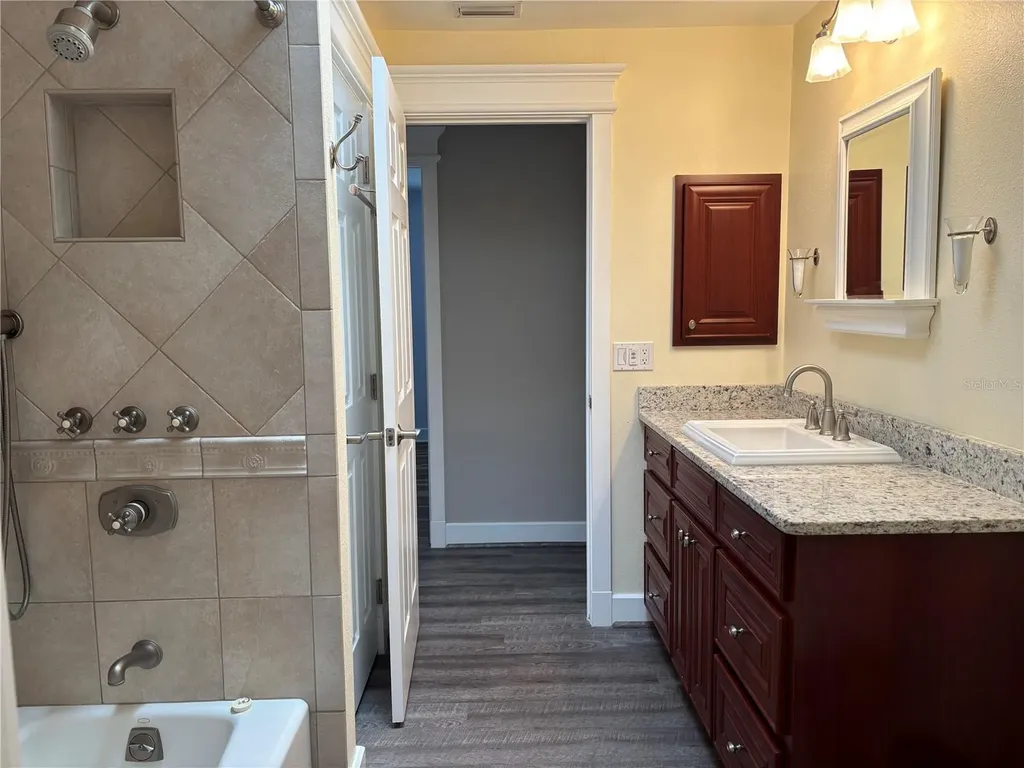 10123 Bay Avenue Englewood FL 34224